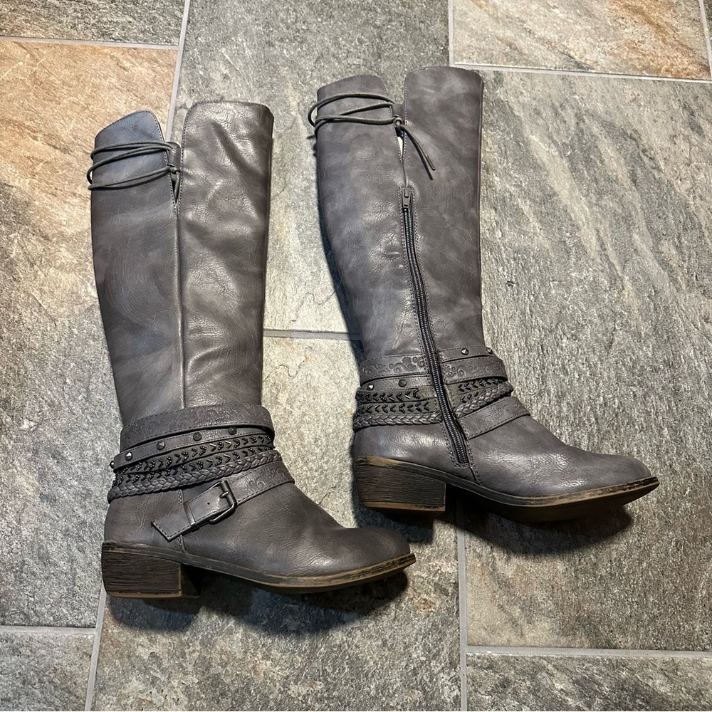 SO Gray Boots